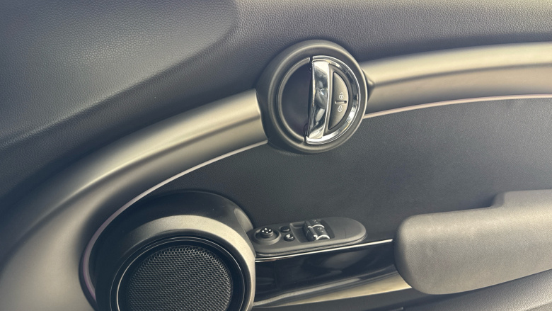 MINI Cooper 2.0 S Exclusive 3dr Auto Petrol Hatchback